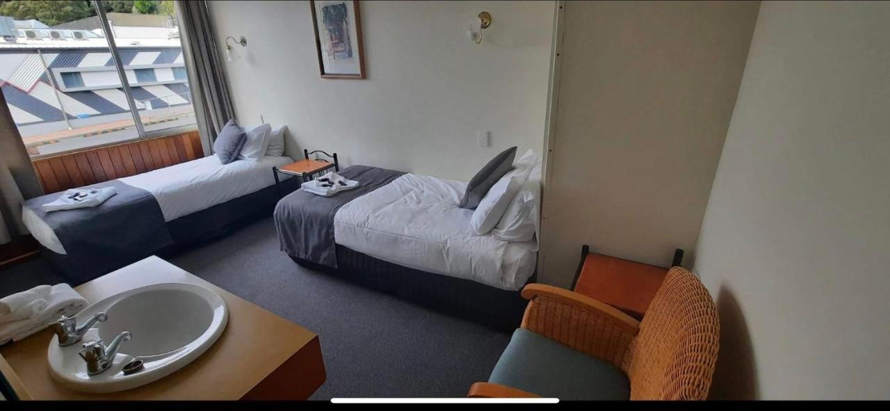 קווינסטאון Mt Lyell Motor Inn מראה חיצוני תמונה