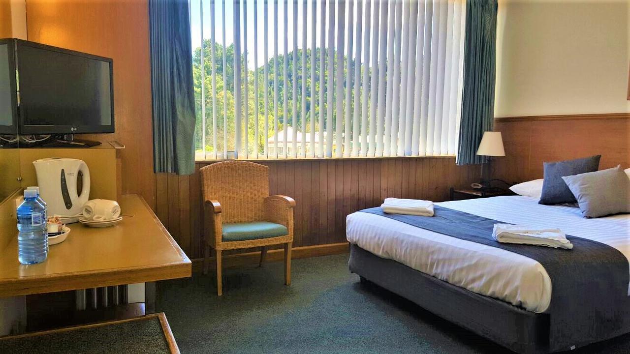 קווינסטאון Mt Lyell Motor Inn מראה חיצוני תמונה